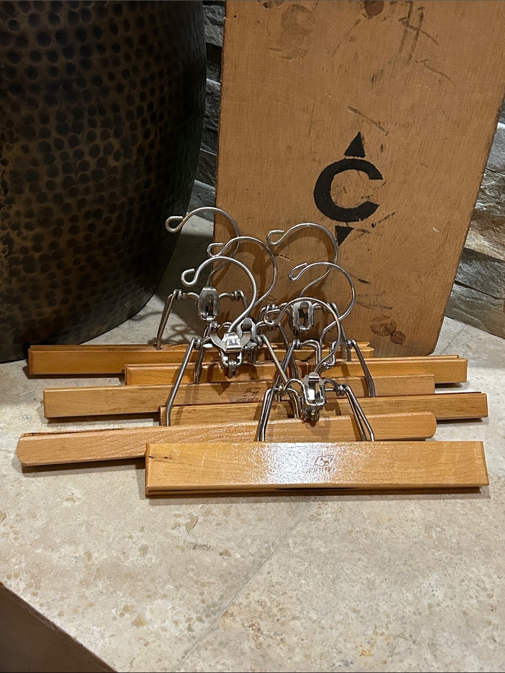 set of 6 vintage SETWELL wooden clamp Pant/Skirt hangers